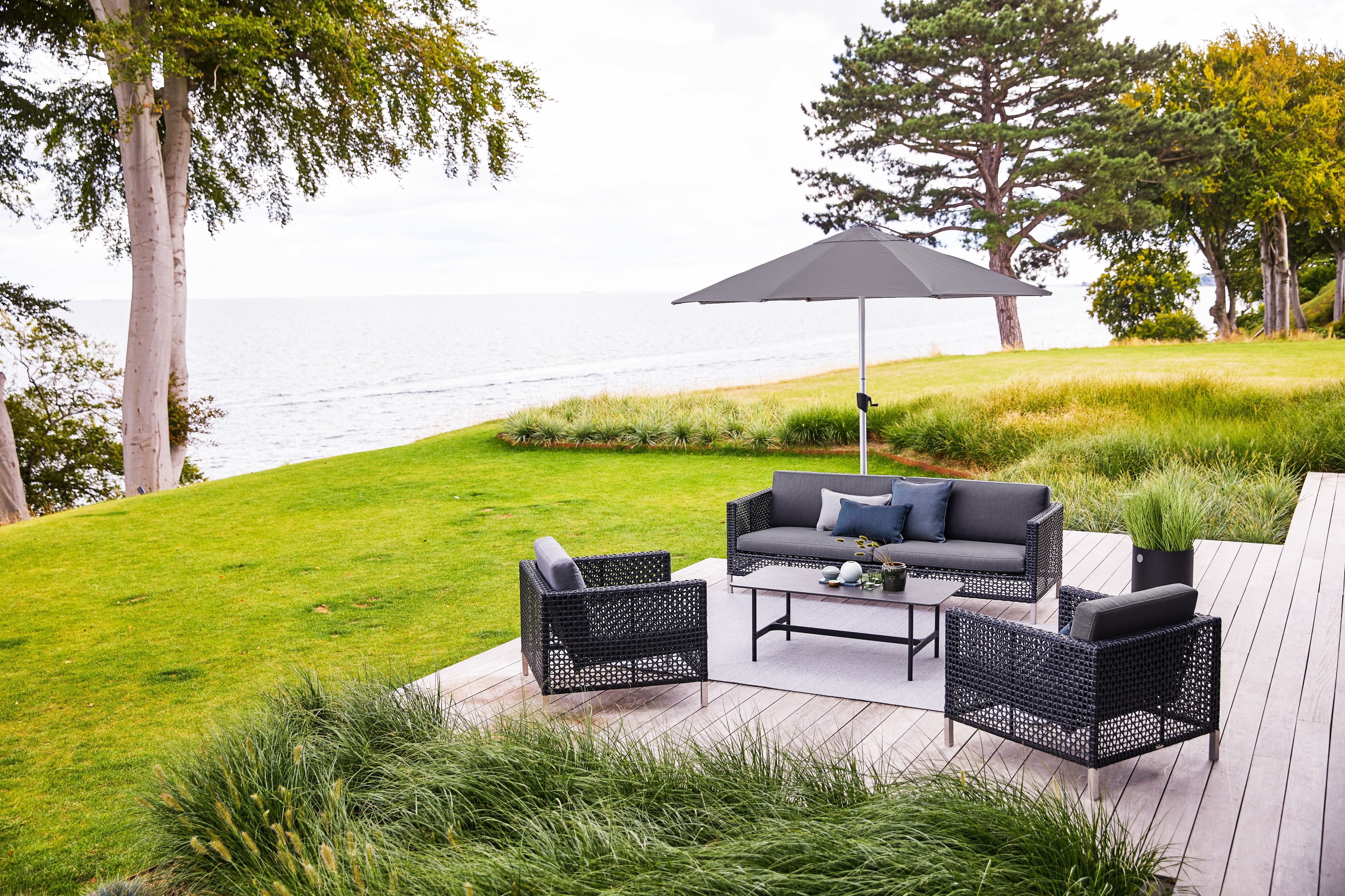 Leichter Design-Sonnenschirm Sunshade von Cane-line mit Aluminium-Stange und Kurbel in 300 cm.