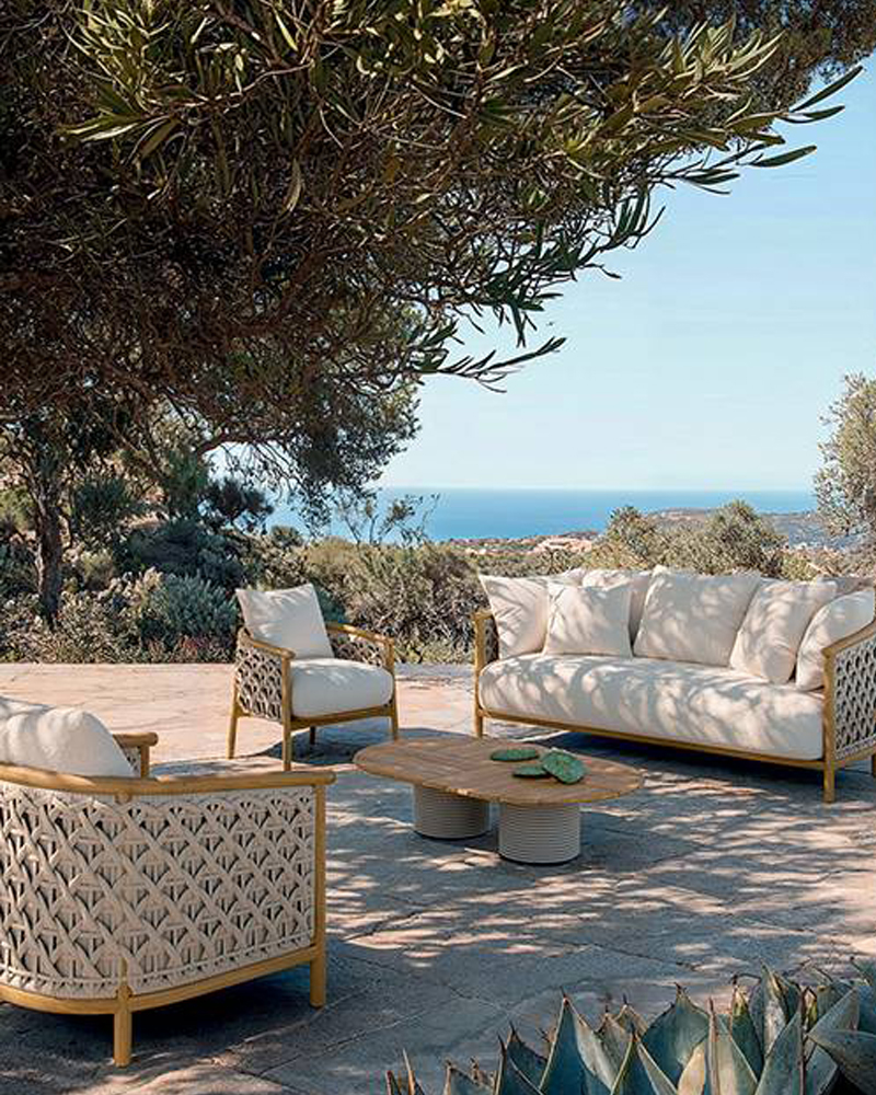 "Patio" von Ethimo steht für zeitlose Eleganz und Komfort.